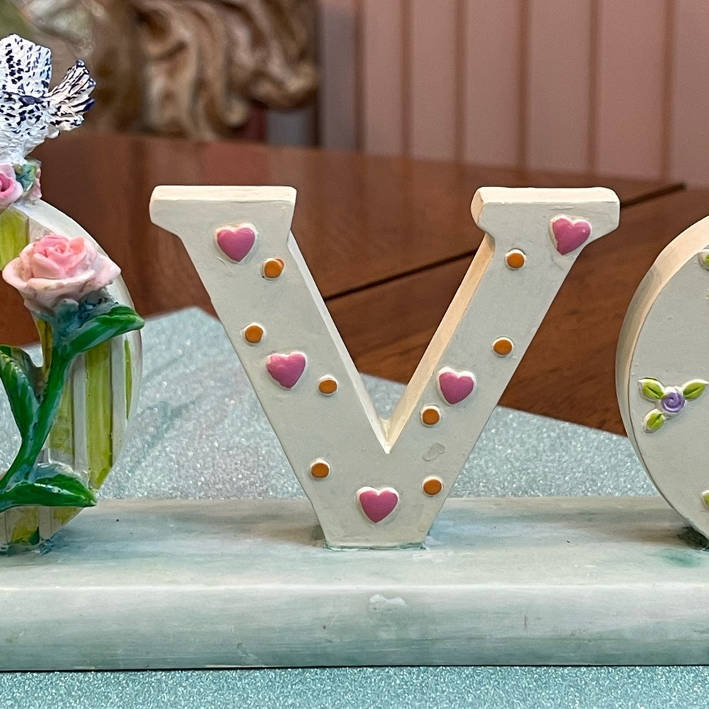 L*O*V*E - Picture 4 of 8